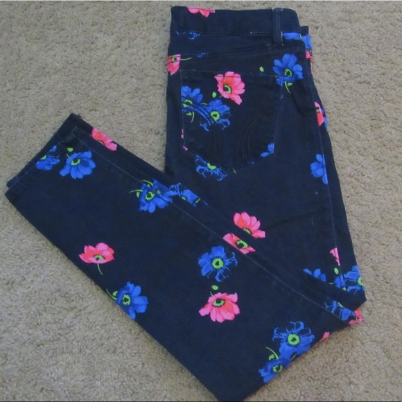 Hollister Pants - Picture 1 of 3